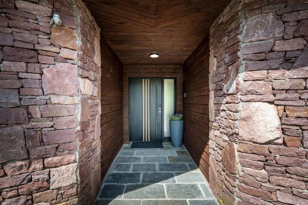 Heather Lodge With Sea And Mountain Views Leenaun Exterior photo